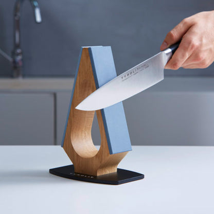 Hochwertiger Messerschärfer MK II aus Eichenholz mit abnehmbaren Schleifsteinen