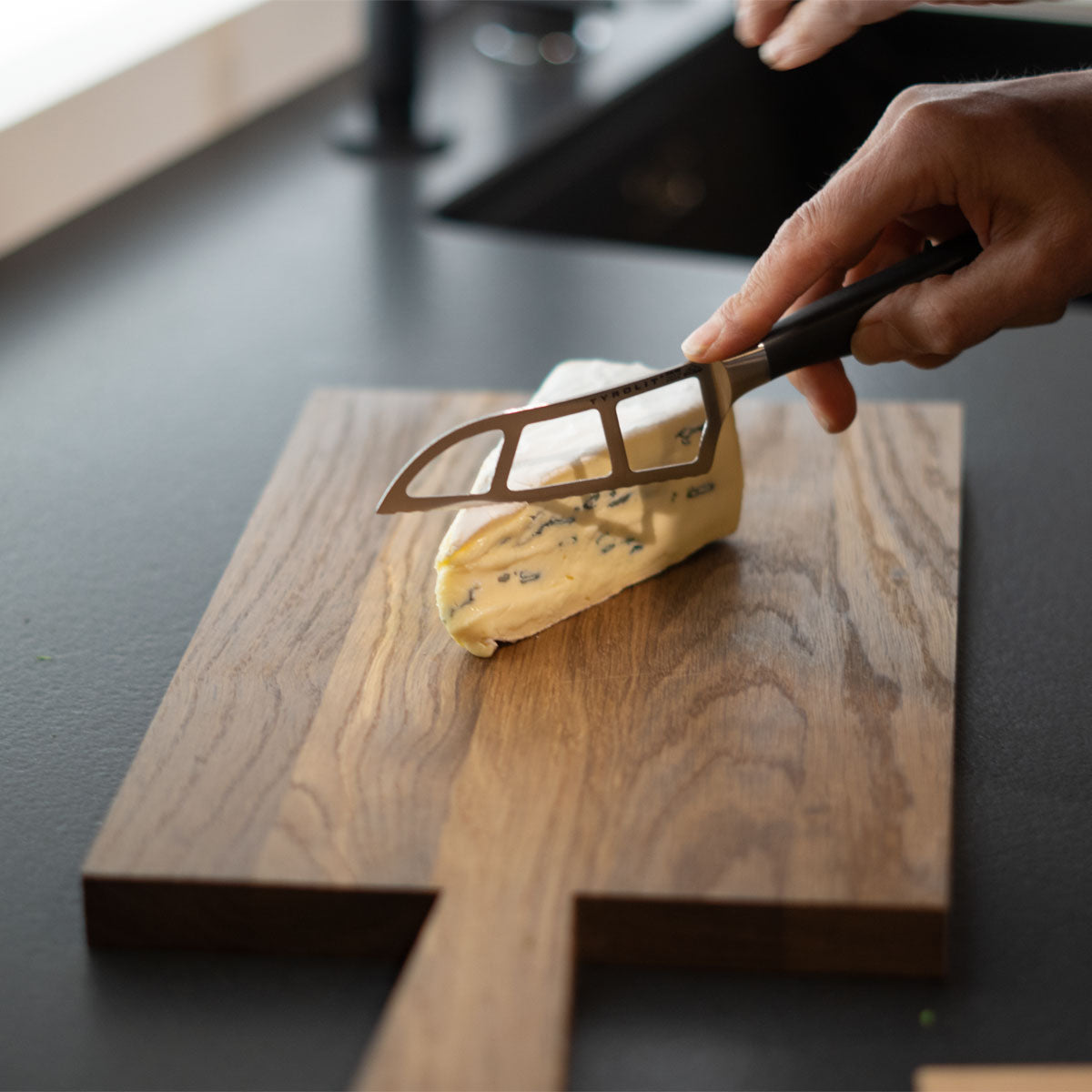 Hochwertiges Käsemesser aus Edelstahl | 10 cm Klinge | ergonomischer Griff