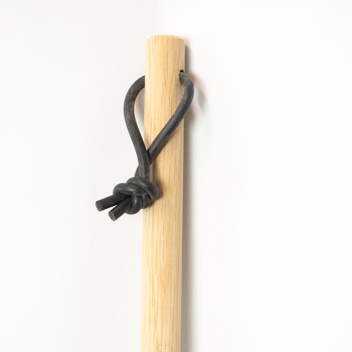 Kehrset - Kehrbesen L 1,35 m &amp; Kehrblech mit Handfeger | aus Eiche und Rosshaar | mit schwarz lackiertem Aluminium