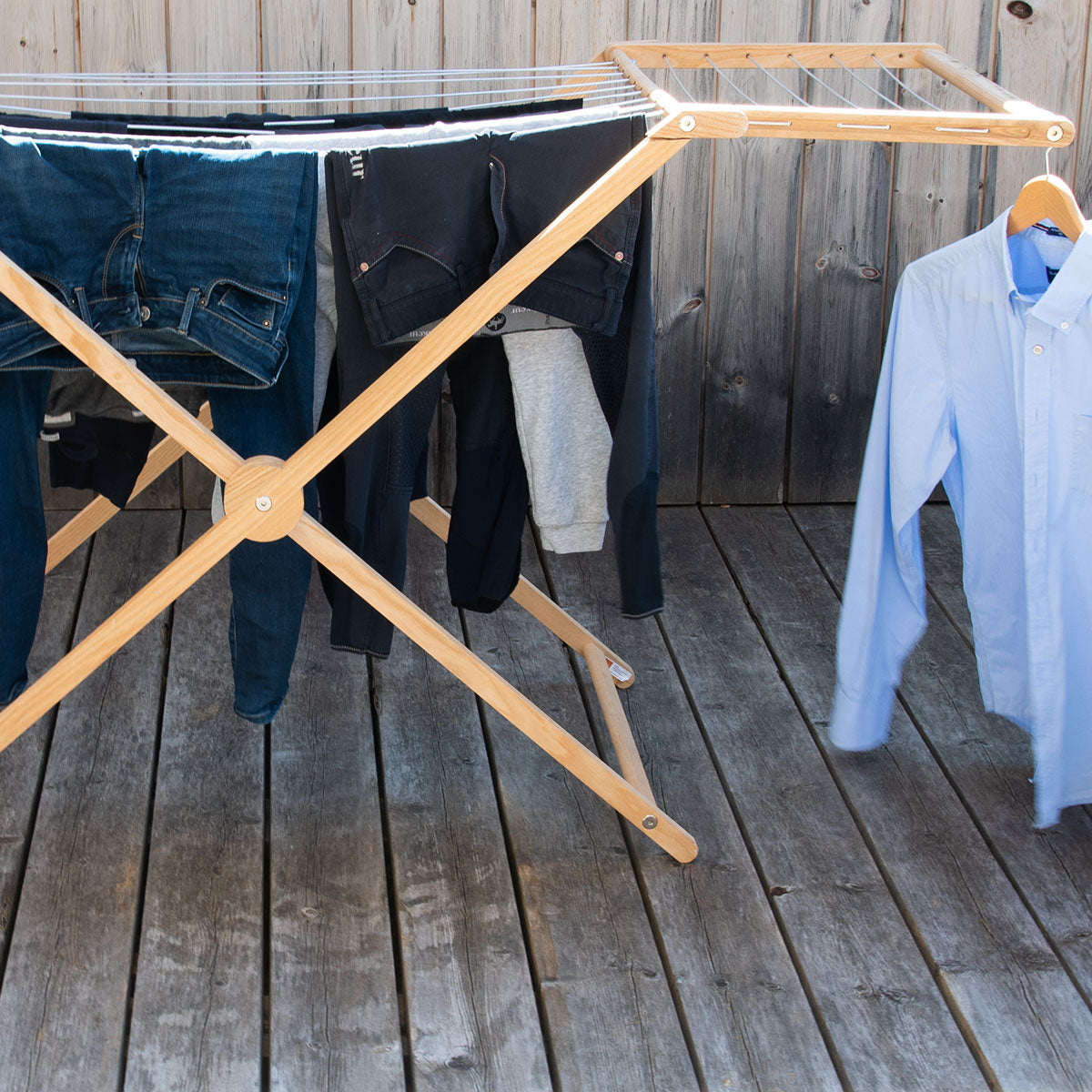 Edler Wäscheständer / Flügelwäscheständer aus Eschenholz | mit Flügeln auch für lange Kleidungsstücke | klappbar | platzsparend | Handgemacht in Deutschland